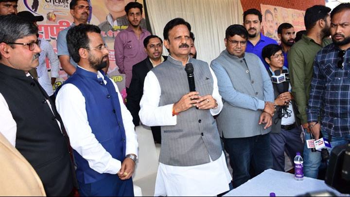 उप मुख्यमंत्री श्री शुक्ल ने शिवाजी ट्रॉफी क्रिकेट टूर्नामेंट का किया शुभारंभ